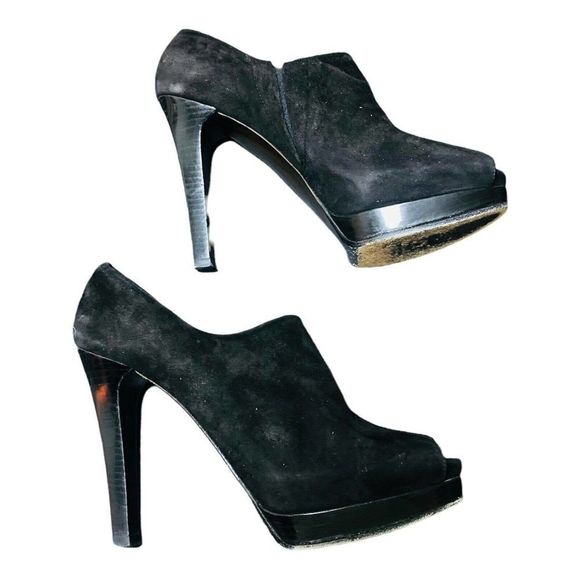 Stuart Weitzman sz 7N black suede peep toe ankle bootie EW 67174 - Picture 2 of 6